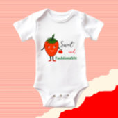 おしゃれなイチゴ ベビーボディスーツ