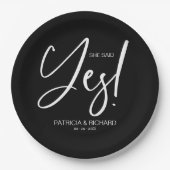 おしゃれなカリグラフィー 彼女はイエスと言った 婚約パーティー ペーパープレート (正面)