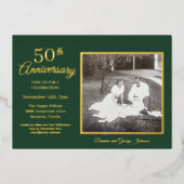 おしゃれなグリーンの写真 50周年 ゴールド 箔招待状 (正面)