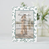 おしゃれなグリーン柄のウェディングフォト招待状 招待状 (スタンド正面)