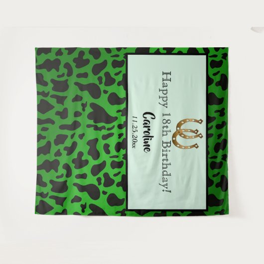 おしゃれなグリーン、牛の斑点＆ゴールドの馬蹄形の誕生日 タペストリー (正面(横))