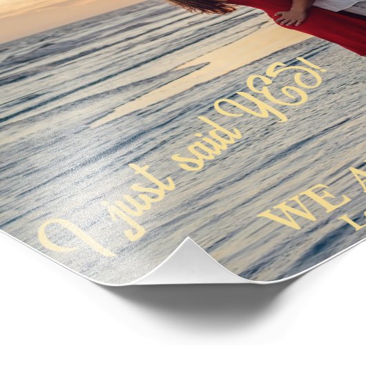 おしゃれなゴールドの婚約発表カップル フォトプリント (角)