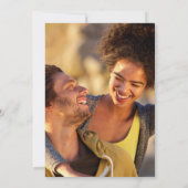 おしゃれなゴールドモノグラムグリーン写真カップルシャワー 招待状 (裏面)