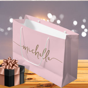 おしゃれなゴールドモノグラム名前スクリプト ブラッシュピンク ラージペーパーバッグ