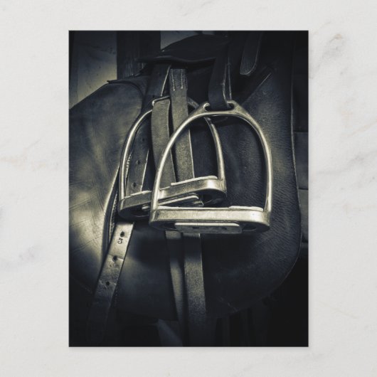 おしゃれなシルバーの鐙が付いた英語圏の乗馬鞍の写真 ポストカード (正面)