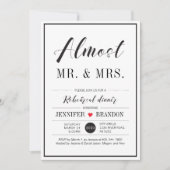 おしゃれなタイポグラフィーの結婚式リハーサルディナーカード 招待状 (正面)