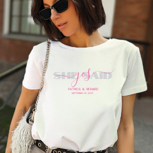 おしゃれなタイポグラフィー 彼女はイエスと言った Tシャツ