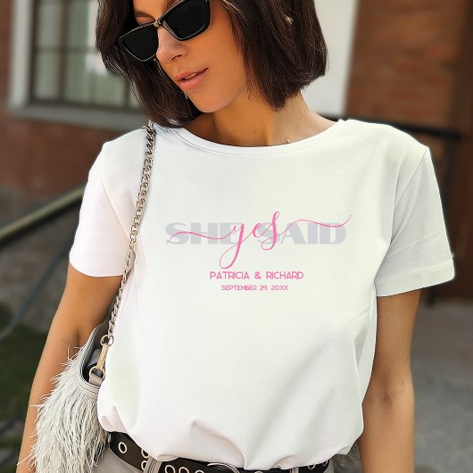 おしゃれなタイポグラフィー 彼女はイエスと言った Tシャツ
