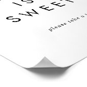 おしゃれなタイポグラフィー「愛は甘い」ウェディングサイン ポスター (角)