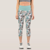 おしゃれなターコイズブルーグリーンタウペブラウンリーフパターン カプリレギンス (正面)