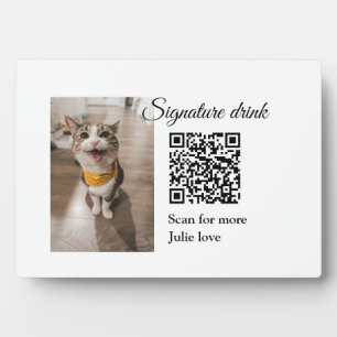 おしゃれなドリンクのQRコードをスキャンしてペットの写真と名前を追加 フォトプラーク