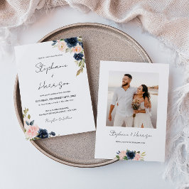 おしゃれなネイビーブルーとフラッシュピンクの花の結婚式の写真 招待状