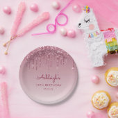 おしゃれなバーガンディ グリッター ドリップ 18歳の誕生日パーティー ペーパープレート (パーティー)