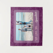 おしゃれなパーソナライズフォトテキストおばあちゃんへのプレゼント 赤 タペストリー (正面)