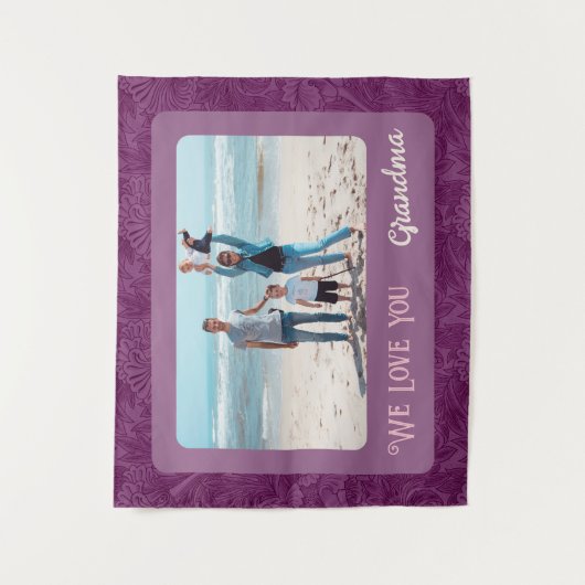 おしゃれなパーソナライズフォトテキストおばあちゃんへのプレゼント 赤 タペストリー (正面)