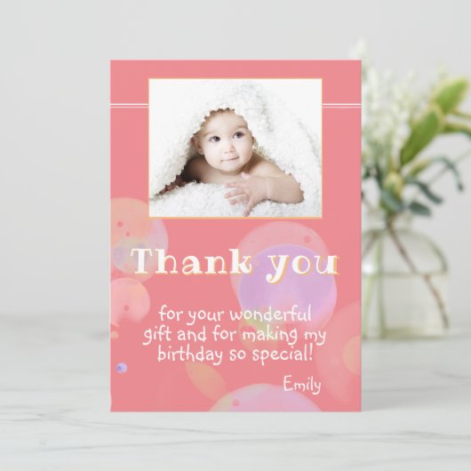 おしゃれなピンクの写真付き誕生日感謝カード（子供向け） サンキューカード (スタンド正面)