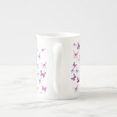 おしゃれなピンクの蝶 カスタム名 ボーンチャイナマグカップ (裏面)