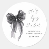 おしゃれなブラックコケット ボウ ウォーターカラー ブライダルシャワー ラウンドシール (正面)