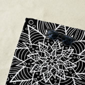 おしゃれなブラック＆ホワイトの花柄サマー ビーチタオル (インサイチュ)