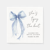 おしゃれなブルーのリボン ウォーターカラー ブライダルシャワー スタンダードカクテルナプキン (正面)