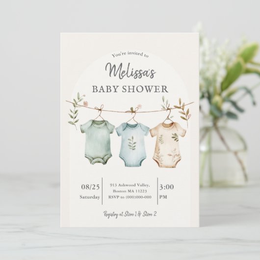 おしゃれなベビー服が並ぶベビーシャワーの招待状 招待状 (スタンド正面)