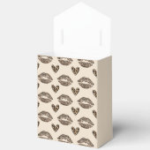 おしゃれなベージュ＆ブラックのチーター柄 フェイバーボックス (見開き)