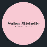 おしゃれなミニマルピンク ラウンドシール<br><div class="desc">シンプルでおしゃれなミニマルデザインのステッカー。ピンクの背景に、あなたの名前やビジネス名がスタイリッシュなフォントで表示されます。封筒の封シール、商品ラベル、キャンドルラベル、オフィス用品の個人用化などに最適。1201AM CREATIVE | www.1201am.comによるデザイン</div>