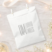 おしゃれなミニマル＆モダンなグレーのイニシャル＆名前ロゴ フェイバーバッグ (クリップ留めされた状態)