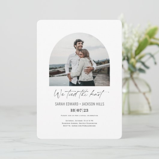 おしゃれなモダンなアーチ写真の秘密の結婚式 招待状 (スタンド正面)