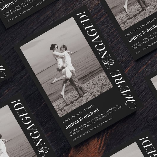 おしゃれなモダンなエンゲージメントフォトブラック 招待状