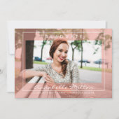 おしゃれなモダンカリグラフィー ピンクの卒業写真 招待状 (正面)