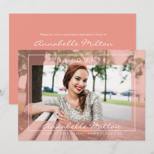 おしゃれなモダンカリグラフィー ピンクの卒業写真 招待状 (正面/裏面)