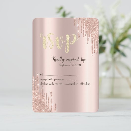 おしゃれなローズゴールドのグリッター垂れ RSVP 招待状 (スタンド正面)