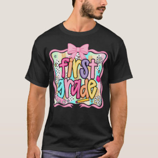 おしゃれな一年生の先生 グルービーな花柄の可愛らしいデザイン Tシャツ