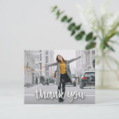 おしゃれな写真 卒業 白いスクリプトで感謝を伝える ポストカード (スタンド正面)