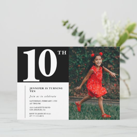 おしゃれな女子の写真入りブラック10歳の誕生日招待状 招待状 (スタンド正面)