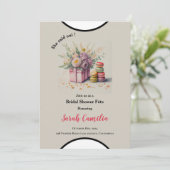 おしゃれな彼女がオイと言った マカロン フランスの結婚前お披露目パーティ 招待状 (スタンド正面)