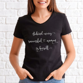 おしゃれな成功した女性の名言・カリグラフィースクリプト Tシャツ