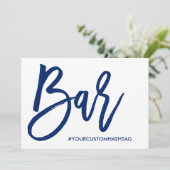おしゃれな手書き結婚式バー ハッシュタグサイン ネイビー (スタンド正面)