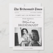 おしゃれな新聞風のオリジナル写真を使った、ユニークなブライズメイドへのプロポーズ 招待状 (正面)