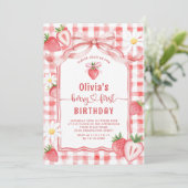 おしゃれな水彩イラストの苺の赤ちゃんファーストバースデー 招待状 (スタンド正面)