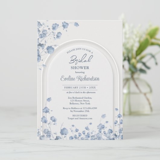 おしゃれな水彩ブルーの野生の花のボヘミアアーチ 招待状 (スタンド正面)