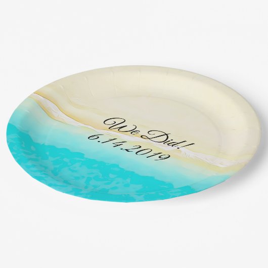 おしゃれな海辺のターコイズブルーの水のデザインの紙皿をしました。 ペーパープレート (アングル)