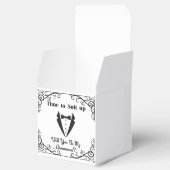 おしゃれな現代的なミニマルスタイルの結婚式仲人におすすめのスーツアップ フェイバーボックス (オープン)