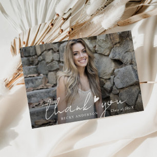 おしゃれな白いスクリプトの卒業式感謝カード ポストカード