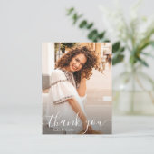 おしゃれな白いスクリプトの感謝写真 卒業 ポストカード (スタンド正面)