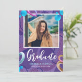 おしゃれな紫の卒業発表をパーソナライズ 招待状 (スタンド正面)