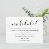 おしゃれな結婚式の日程変更のお知らせ 招待状 (スタンド正面)
