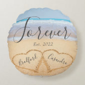 おしゃれな薄い青いビーチのカップルハート砂 ラウンドクッション (正面)