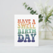 おしゃれな誕生日おめでとう 現代的な虹色のタイポグラフィ ポストカード (スタンド正面)